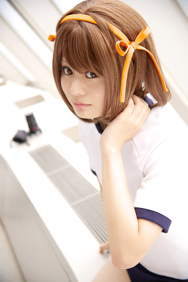sakuramochi mako, suzumiya haruhi, suzumiya haruhi no yuuutsu, highres, photo (medium), cosplay, gym uniform, hair ribbon, ribbon