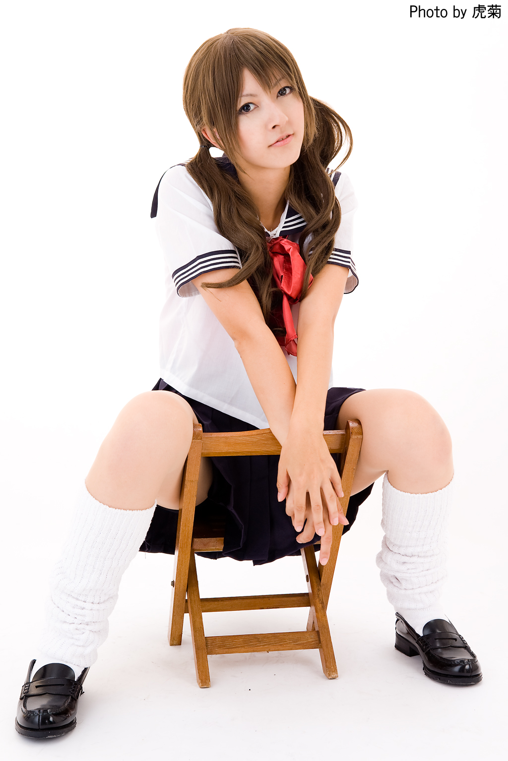 ren (model), highres, photo (medium), cosplay, loose socks, pleated skirt, sailor, school uniform, serafuku, skirt, socks, twintails