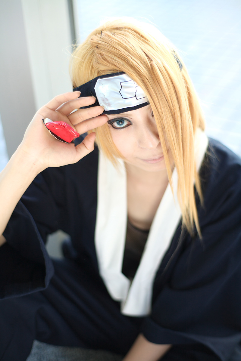 ari (model), deidara (naruto), naruto (series), naruto shippuuden, highres, photo (medium), blonde hair, cosplay, handmouth, headband
