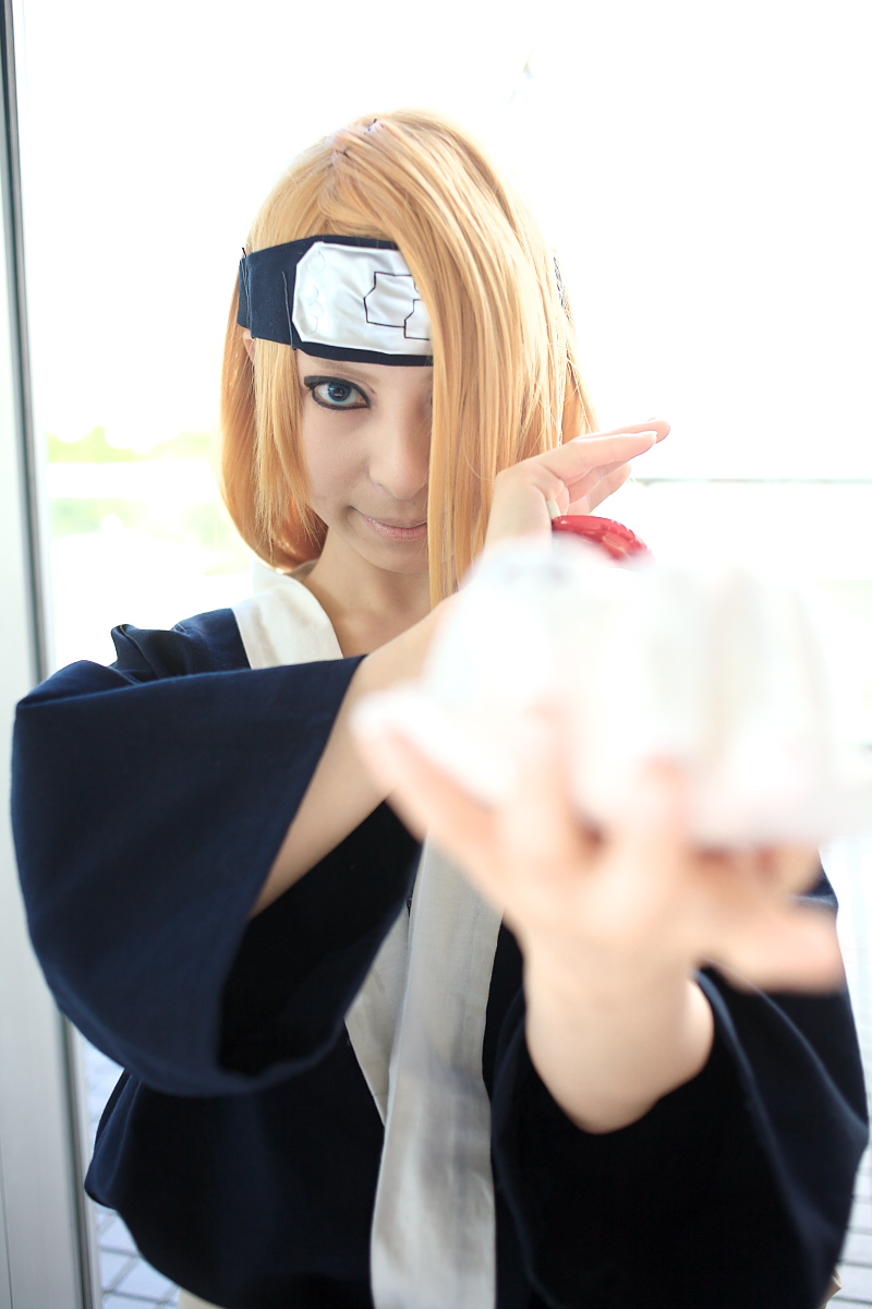 ari (model), deidara (naruto), naruto (series), naruto shippuuden, highres, photo (medium), blonde hair, cosplay, handmouth, headband