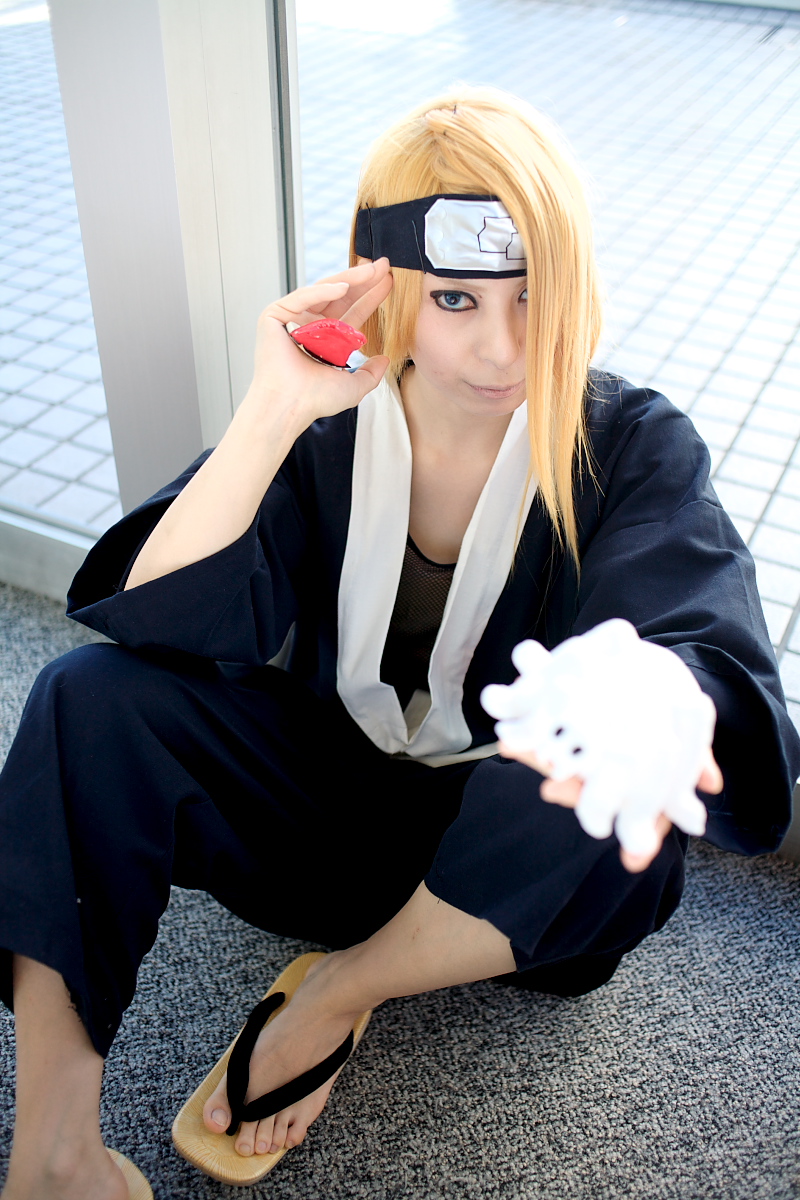 ari (model), deidara (naruto), naruto (series), naruto shippuuden, highres, photo (medium), blonde hair, cosplay, handmouth, headband