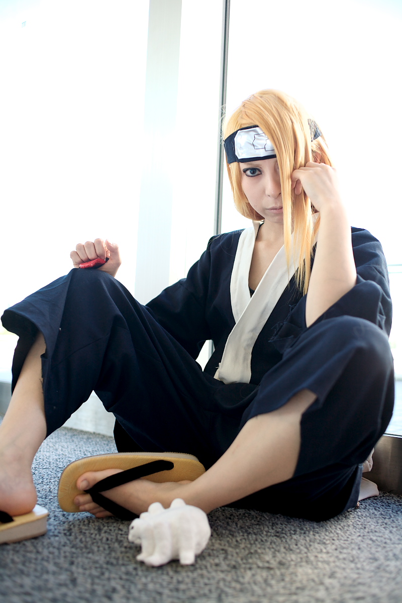 ari (model), deidara (naruto), naruto (series), naruto shippuuden, highres, photo (medium), blonde hair, cosplay, handmouth, headband