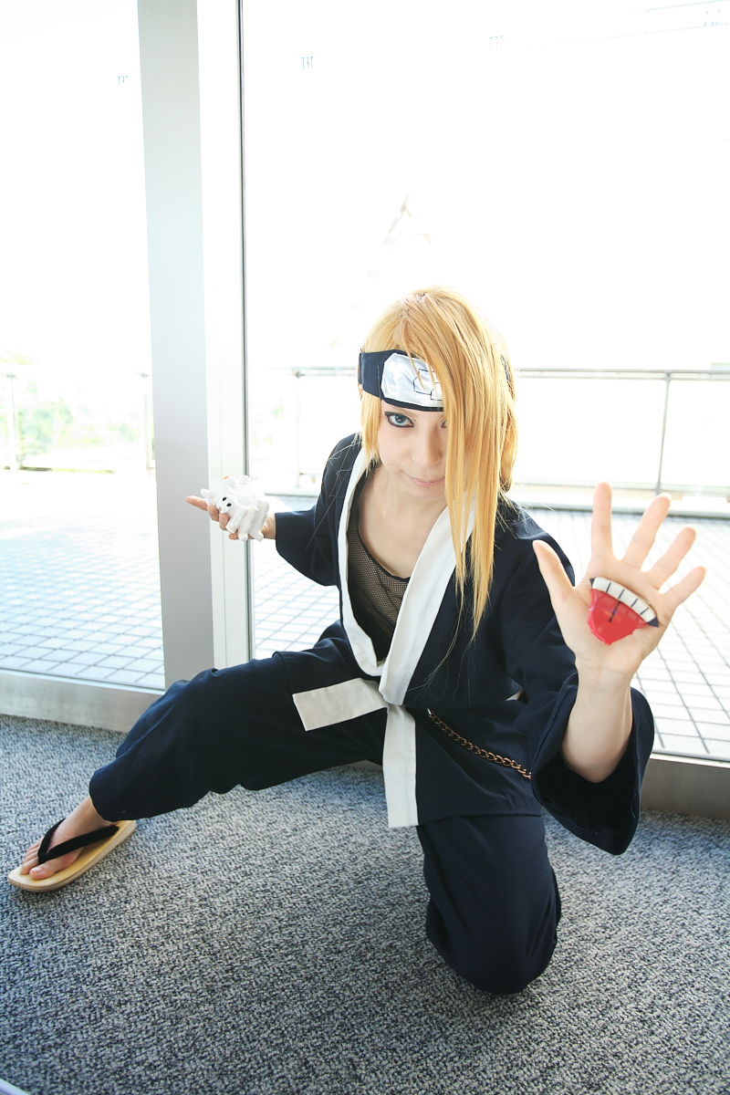 ari (model), deidara (naruto), naruto (series), naruto shippuuden, highres, photo (medium), blonde hair, cosplay, handmouth, headband