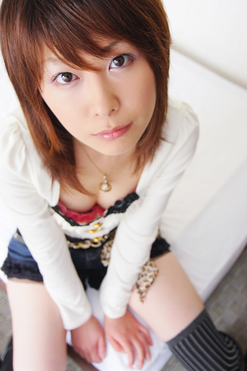 nao, highres, photo (medium), corset, jewelry, lipstick, makeup, pendant, shorts, thighhighs