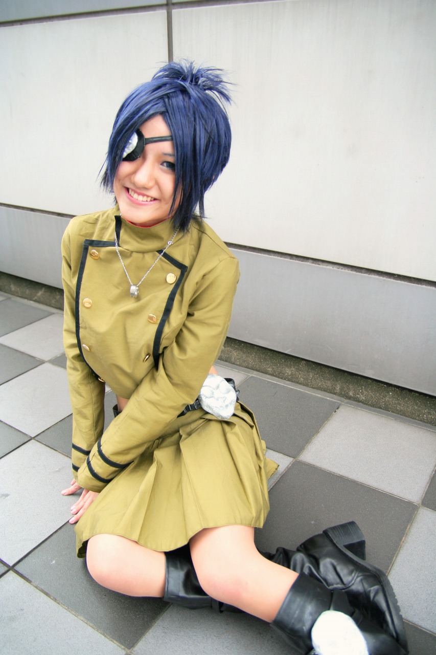 isumi (i-spixi), chrome dokuro, katekyo hitman reborn!, highres, photo (medium), 1girl, blue hair, boots, cosplay, eyepatch, female focus, midriff, pleated skirt, skirt, solo