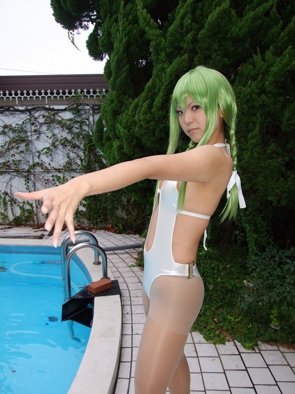 kohina, c.c., code geass, photo (medium), braid, cosplay, green hair, pool, swimsuit, twin braids