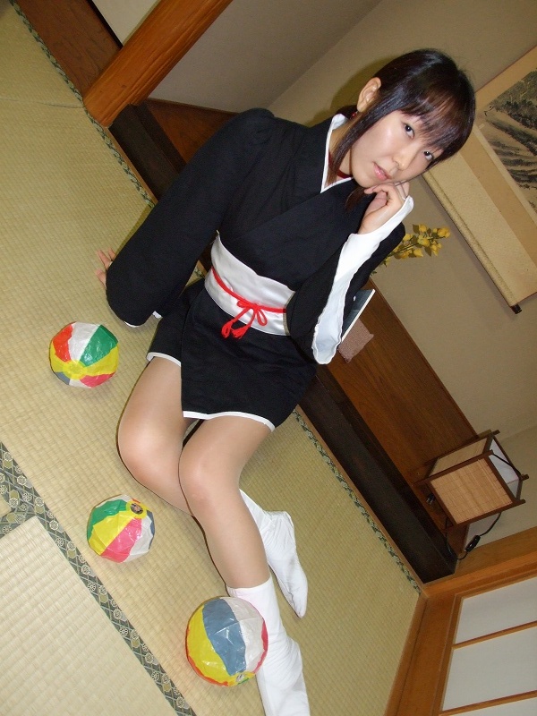 kurotsuchi nemu, makoto (model), bleach, photo (medium), ball, beachball, cosplay, japanese clothes, kimono, pantyhose, tabi, yukata