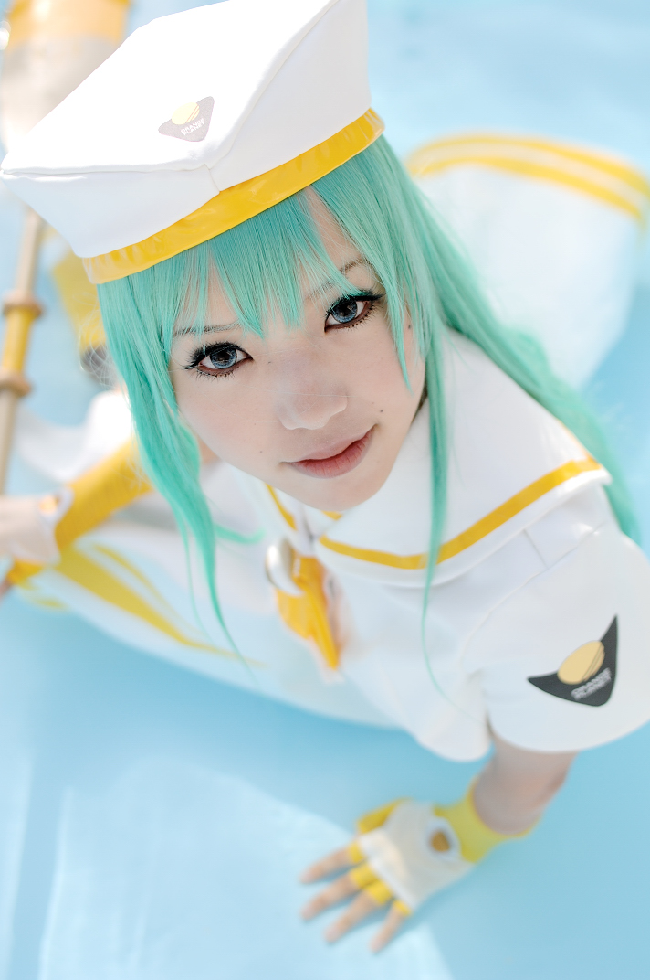 kipi-san, alice carroll, undine, aria (manga), photo (medium), 1girl, alice carroll (cosplay), asian, blue eyes, color contacts, cosplay, female focus, fingerless gloves, gloves, green hair, hat, long hair, looking at viewer, mole, oar, sailor collar, solo
