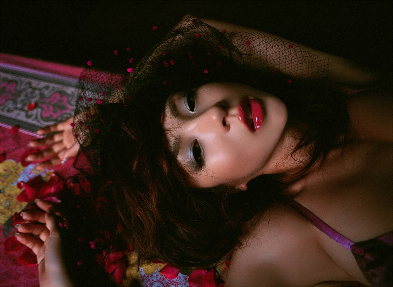 hoshino aki, photo (medium), bed, bra, bug, butterfly, lingerie, lipstick smear, petals, rose petals, underwear, veil