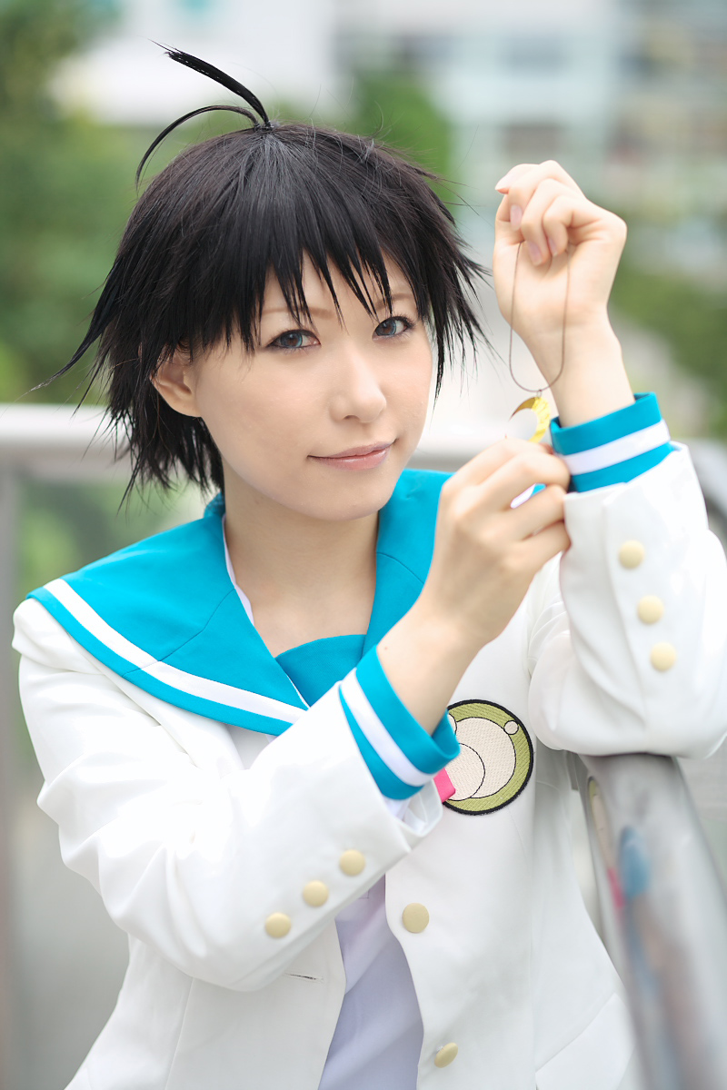 chippi, kikuchi makoto, idolmaster, idolmaster xenoglossia, highres, photo (medium), 1girl, ahoge, asian, black hair, blue eyes, color contacts, cosplay, female focus, kikuchi makoto (cosplay), looking at viewer, outdoors, school uniform, serafuku, short hair, solo