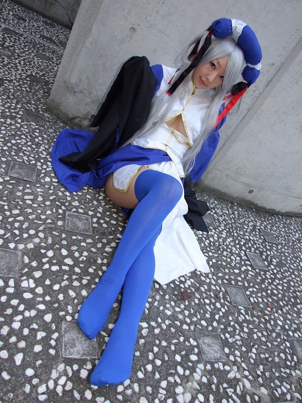 shiraishi rio, romance of the three kingdoms, silver hair, photo (medium), breasts, cosplay, lady yan, robe, thighhighs, underboob