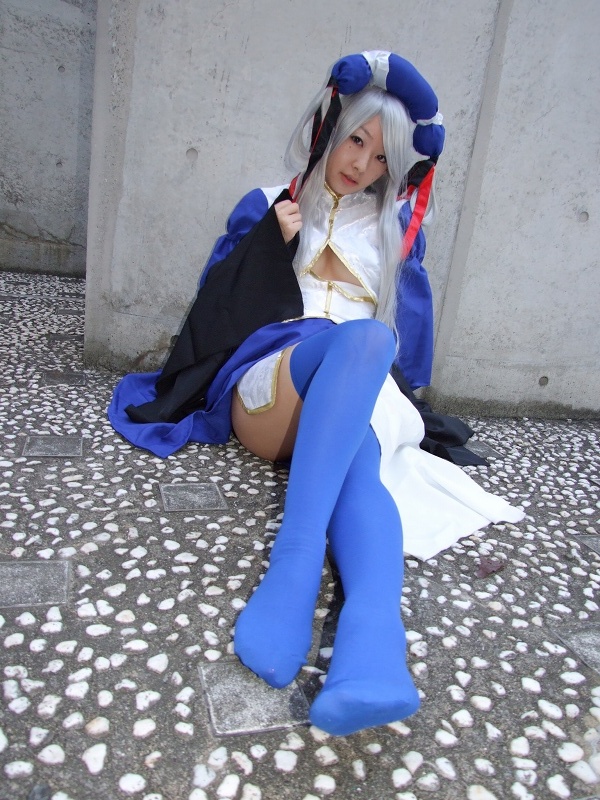 shiraishi rio, romance of the three kingdoms, silver hair, photo (medium), breasts, cosplay, lady yan, robe, thighhighs, underboob