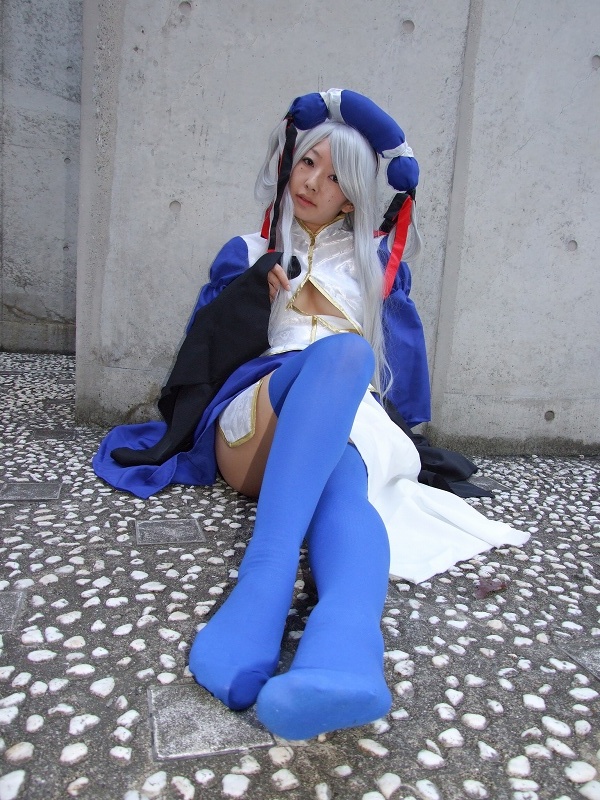shiraishi rio, romance of the three kingdoms, silver hair, photo (medium), breasts, cosplay, lady yan, robe, thighhighs, underboob