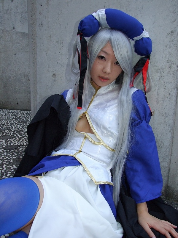 shiraishi rio, romance of the three kingdoms, silver hair, photo (medium), breasts, cosplay, lady yan, robe, thighhighs, underboob