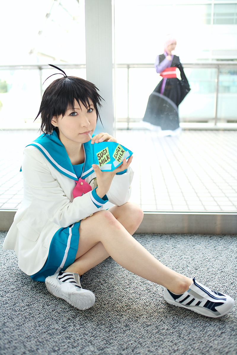 chippi, kikuchi makoto, idolmaster, idolmaster xenoglossia, highres, photo (medium), 2girls, ahoge, asian, blue eyes, color contacts, cosplay, indoors, kikuchi makoto (cosplay), looking at viewer, milk carton, multiple girls, school uniform, serafuku, short hair, solo focus