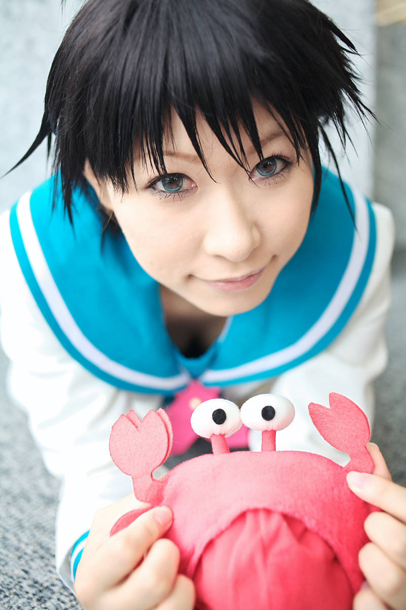chippi, kikuchi makoto, idolmaster, idolmaster xenoglossia, highres, photo (medium), 1girl, ahoge, asian, blue eyes, color contacts, cosplay, crab, female focus, indoors, kikuchi makoto (cosplay), looking at viewer, school uniform, serafuku, short hair, solo, stuffed animal, stuffed toy