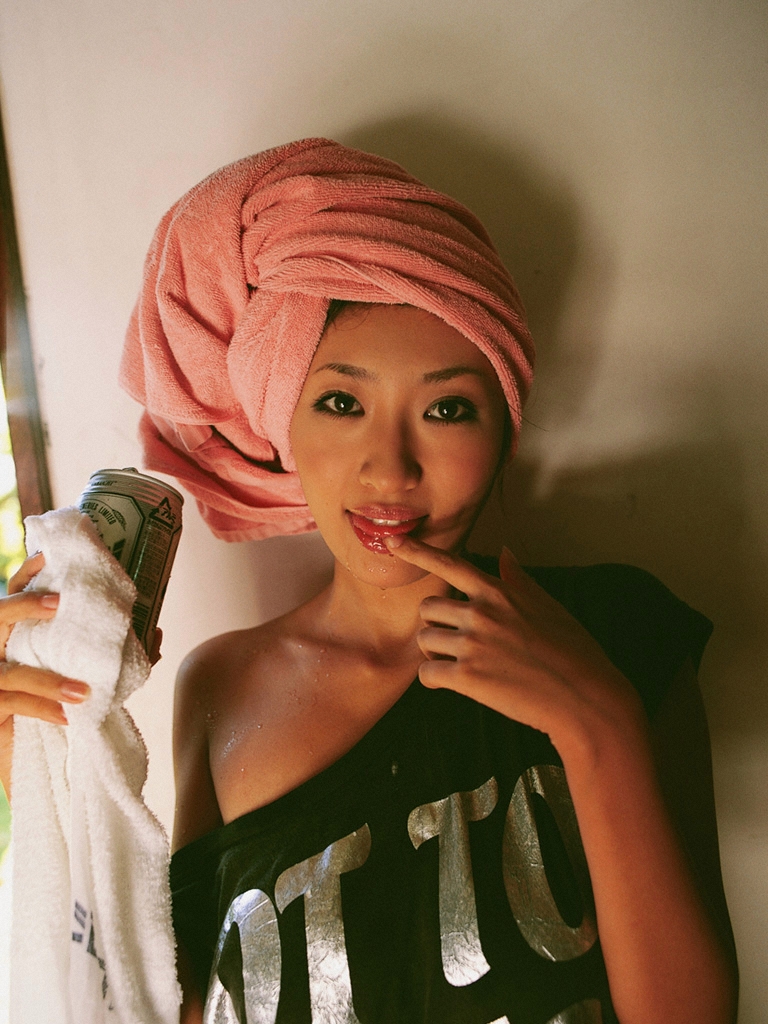ando sayaka, photo (medium), tagme, alcohol, beer, shirt, t-shirt, towel