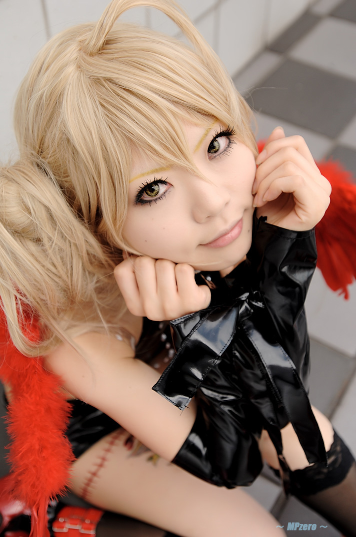 saki kano, benio, zone-00, photo (medium), ahoge, belt, blonde hair, cosplay, elbow gloves, gloves, halterneck, lock, padlock, shorts, wings