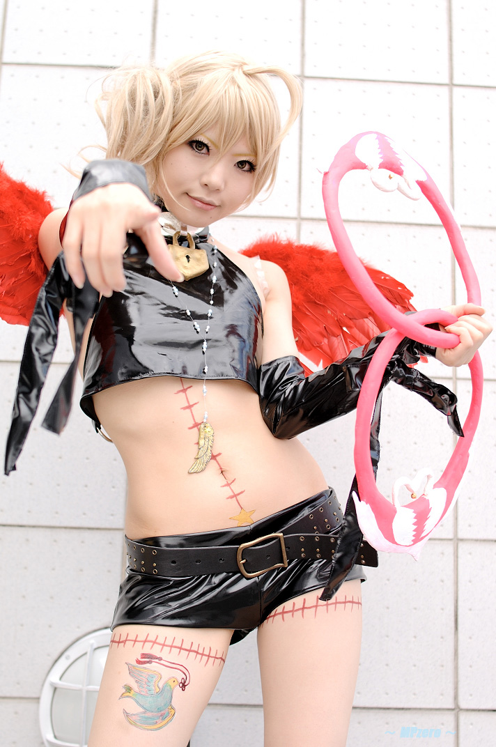 saki kano, benio, zone-00, photo (medium), ahoge, belt, blonde hair, cosplay, elbow gloves, gloves, halterneck, lock, padlock, shorts, wings