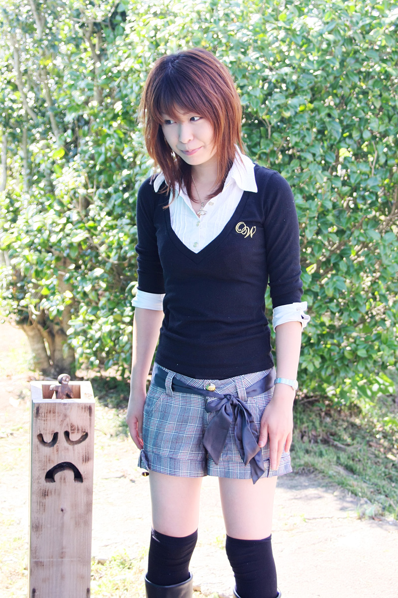 nao, highres, photo (medium), blouse, boots, shirt, shorts, sweater, thighhighs