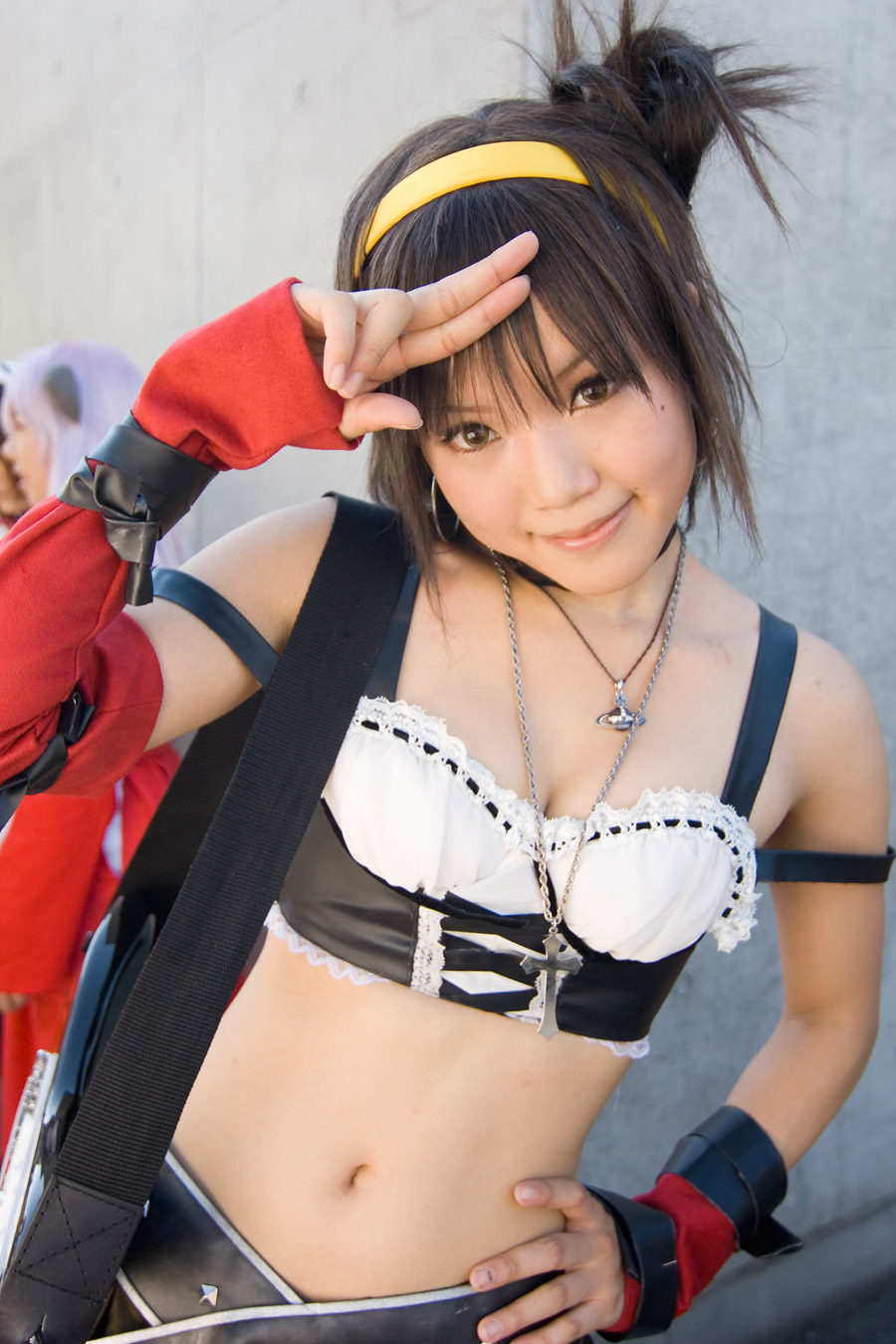 kipi-san, suzumiya haruhi, suzumiya haruhi no yuuutsu, highres, photo (medium), 1girl, asian, belt, breasts, cosplay, elbow gloves, female focus, gloves, hairband, looking at viewer, midriff, small breasts, solo, suzumiya haruhi (cosplay)
