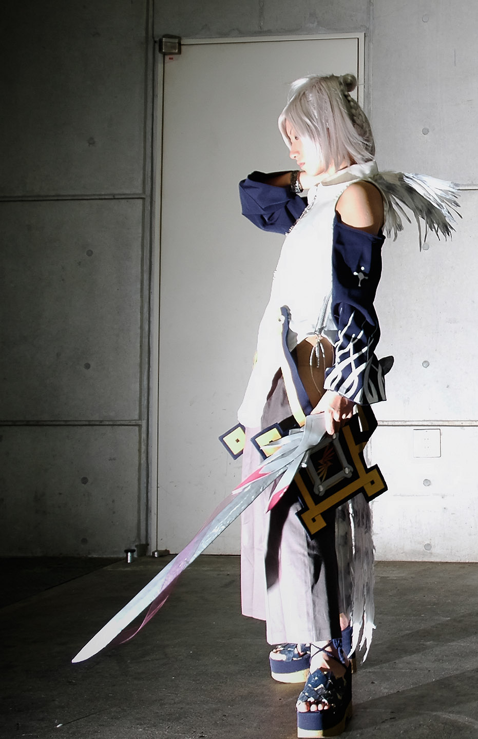 yukiya, calintz, magna carta, silver hair, highres, photo (medium), cosplay, robe, sword, weapon, wings