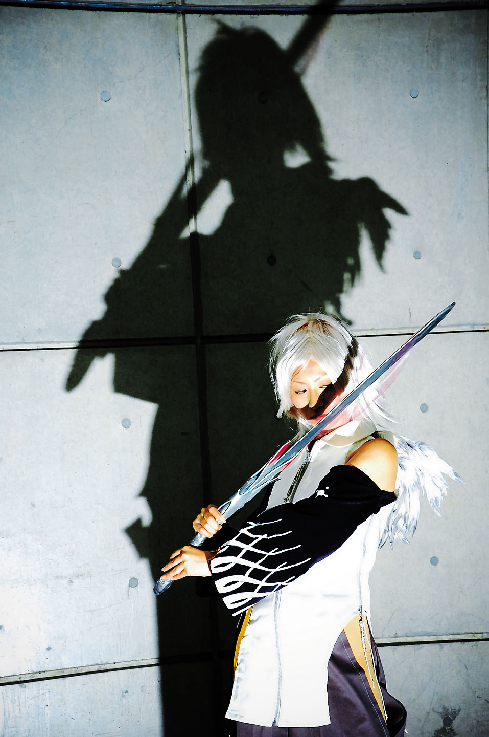 yukiya, calintz, magna carta, silver hair, highres, photo (medium), cosplay, robe, sword, weapon, wings