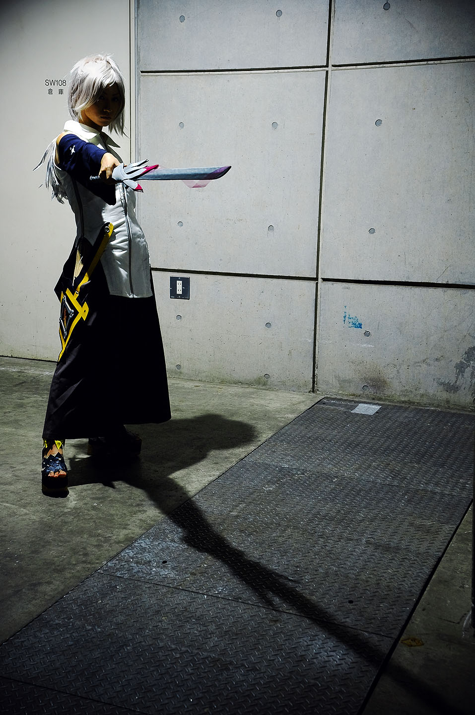 yukiya, calintz, magna carta, silver hair, highres, photo (medium), cosplay, robe, sword, weapon, wings