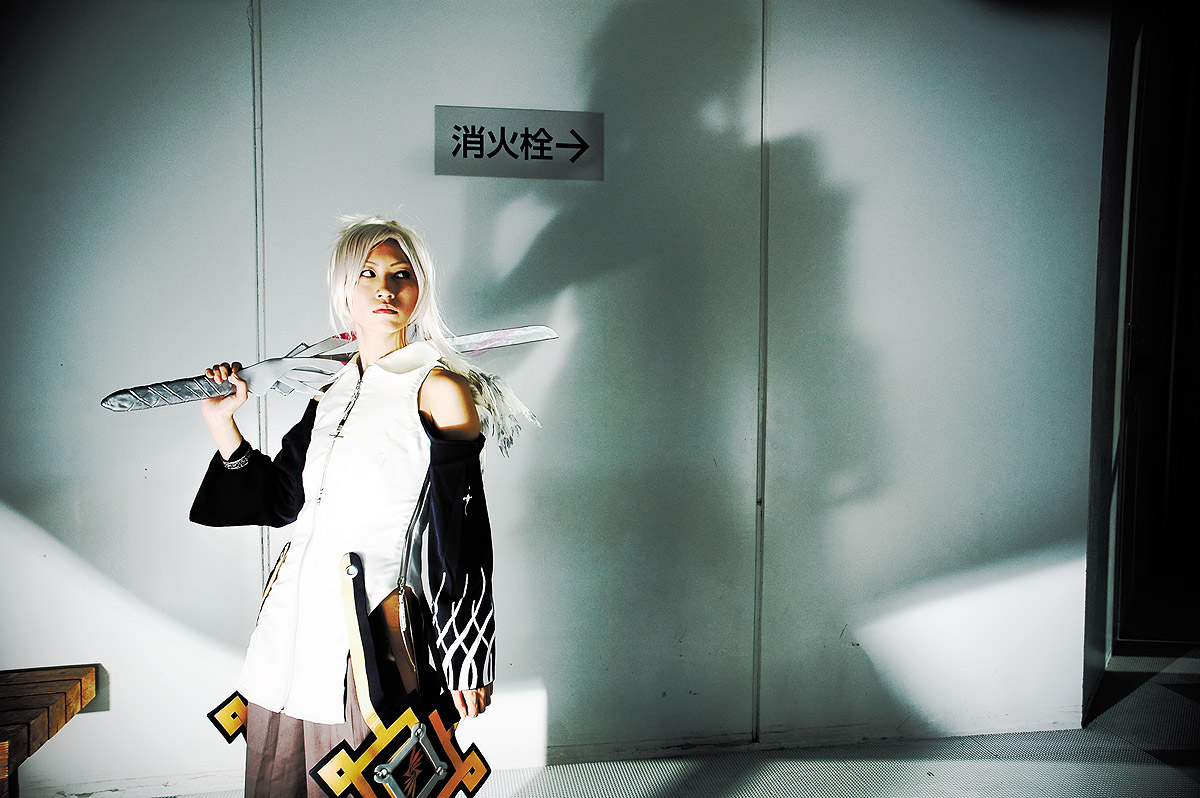 yukiya, calintz, magna carta, silver hair, photo (medium), cosplay, robe, sword, weapon, wings