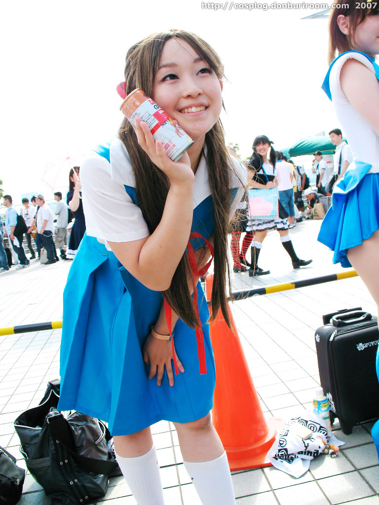 souryuu asuka langley, neon genesis evangelion, photo (medium), coffee, cosplay, hairpods, kneehighs, pleated skirt, ryuuge, sailor, school uniform, serafuku, skirt, socks, twintails