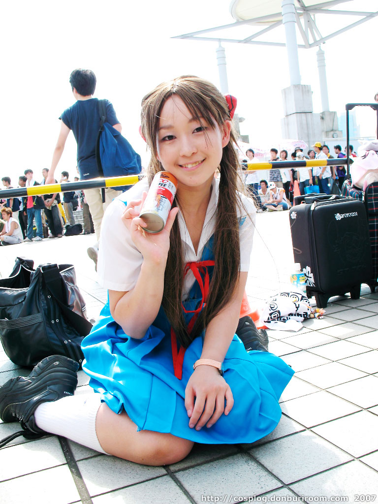 souryuu asuka langley, neon genesis evangelion, photo (medium), coffee, cosplay, hairpods, kneehighs, pleated skirt, ryuuge, sailor, school uniform, serafuku, skirt, socks, twintails
