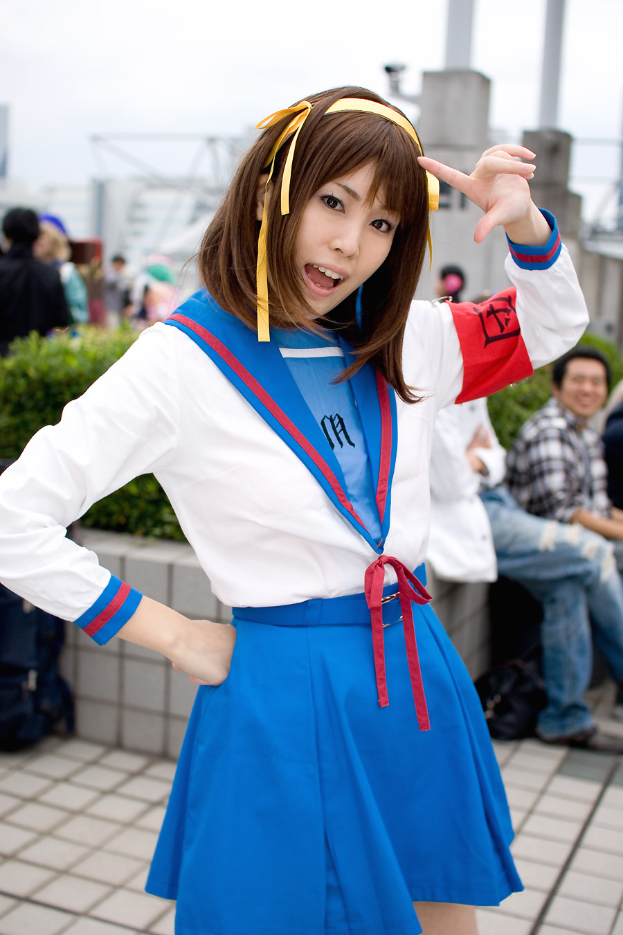 suzumiya haruhi, suzumiya haruhi no yuuutsu, highres, photo (medium), armband, cosplay, hair ribbon, hairband, kikiwan, ribbon, sailor, school uniform, serafuku