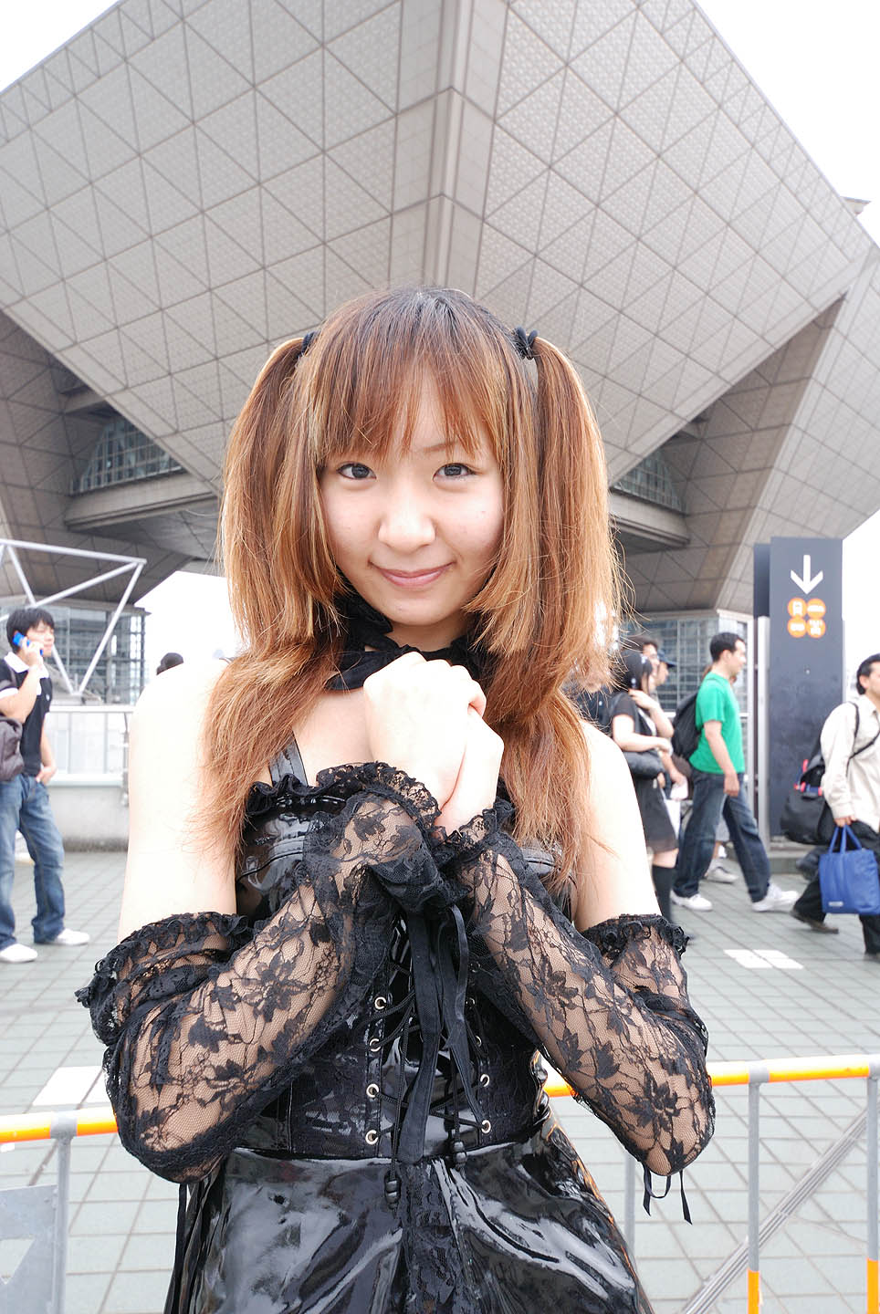 amane misa, iwazaki rinka, death note, highres, photo (medium), cosplay, detached sleeves, dress, lace, twintails