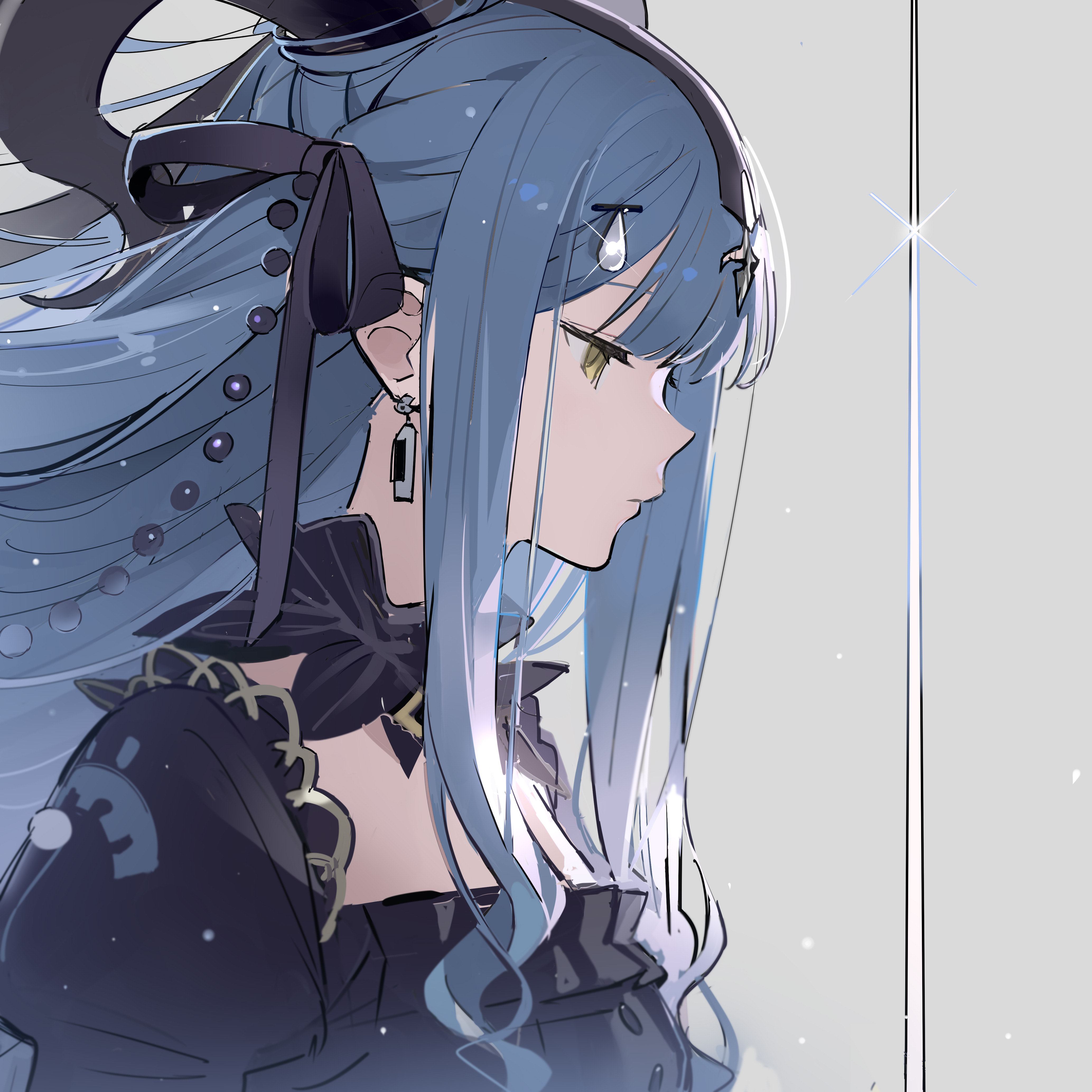 yukuso (dabiandang), togawa sakiko, arknights, bang dream!, bang dream! it's mygo!!!!!, absurdres, hashtag-only commentary, highres, 1girl, black horns, black ribbon, blue hair, closed mouth, curled horns, earrings, expressionless, from side, grey background, hair ribbon, horns, jewelry, long hair, profile, ribbon, sidelocks, simple background, solo, togawa sakiko (master of melodia), upper body, yellow eyes