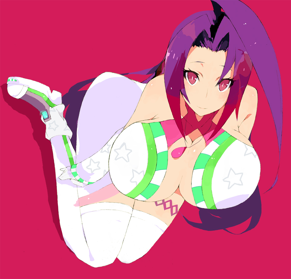 brws, miura azusa, idolmaster, idolmaster (classic), idolmaster 1, bad id, bad pixiv id, 00s, 1girl, all fours, blush, breasts, cleavage, colored skin, cosmic & funny (idolmaster), female focus, full body, grin, huge breasts, jewelry, long hair, looking at viewer, monochrome, multicolored hair, necklace, pink eyes, red theme, smile, solo, thighhighs, very long hair, white skin, wide hips