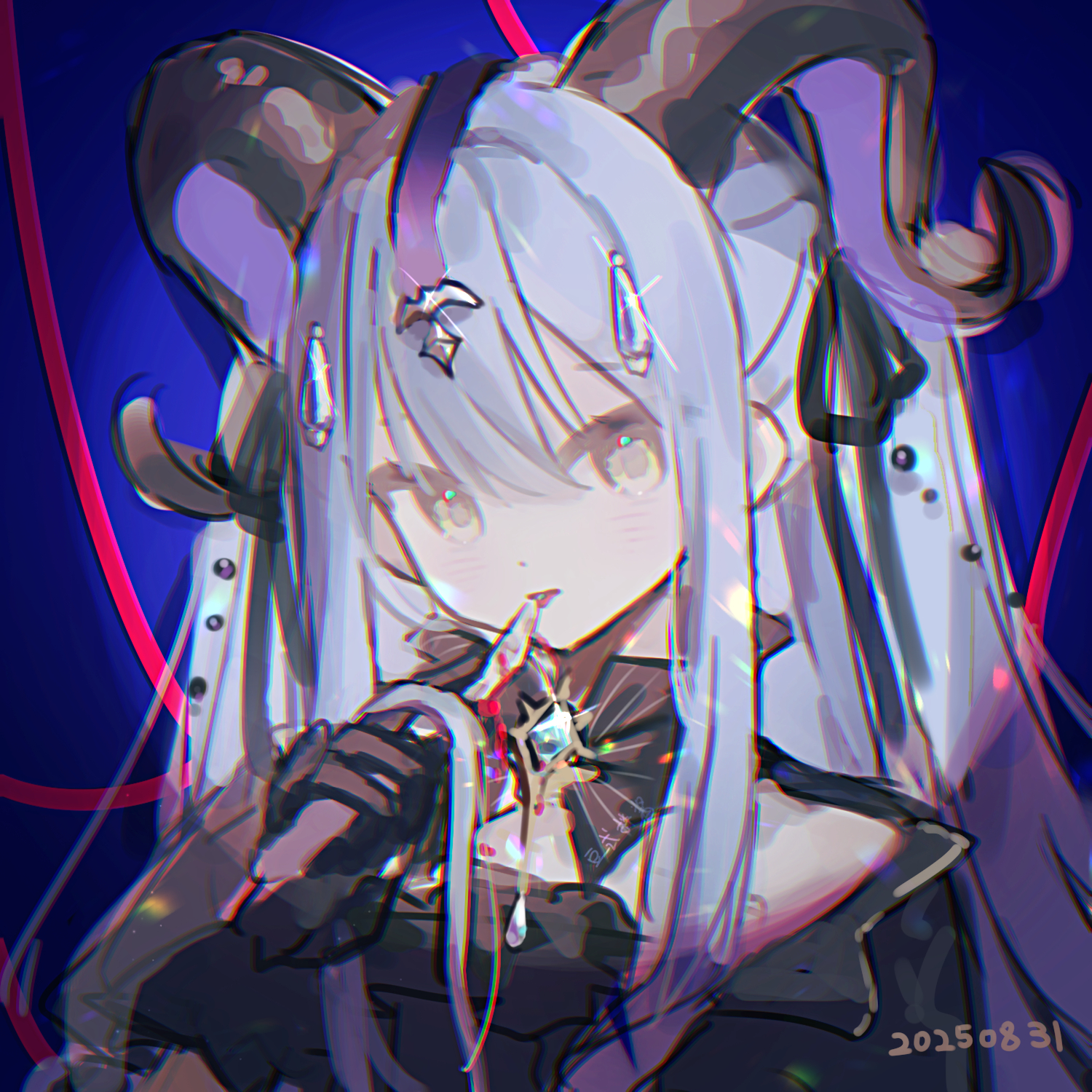togawa sakiko, arknights, bang dream!, bang dream! it's mygo!!!!!, chinese commentary, commentary request, highres, 1girl, black gloves, black horns, black ribbon, blue background, blue hair, curled horns, dated, detached collar, dou lei yangzhi jidi, gloves, hair ribbon, hand up, holding, holding knife, horns, knife, long hair, looking at viewer, ribbon, sidelocks, solo, spotlight, togawa sakiko (master of melodia), tongue, tongue out, upper body, yellow eyes