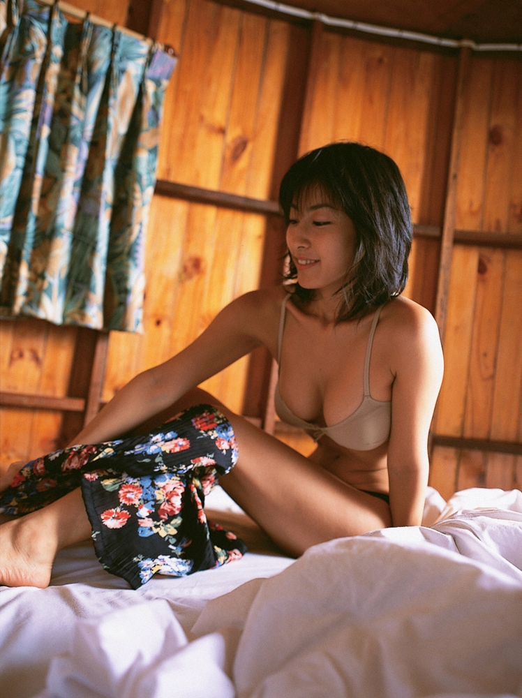 sato hiroki, ysweb vol 32, photo (medium), bed, bikini, breasts, cleavage, skirt, swimsuit