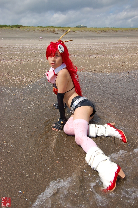 yoko littner, tengen toppa gurren lagann, photo (medium), arm warmers, ass, beach, bikini, bikini top only, boots, chopsticks, cosplay, fingerless gloves, gloves, kudou rou, red hair, scarf, shorts, swimsuit, thighhighs, wet