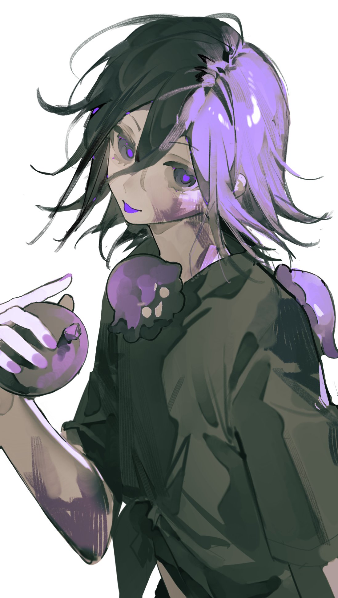 yukii masako, oma kokichi, danganronpa (series), danganronpa v3: killing harmony, highres, 1boy, alternate costume, black hair, black shirt, flipped hair, green shirt, hair between eyes, hand up, holding, looking at viewer, male focus, medium hair, open mouth, purple eyes, purple hair, shirt, short sleeves, simple background, smile, solo, tongue, tongue out, upper body, white background