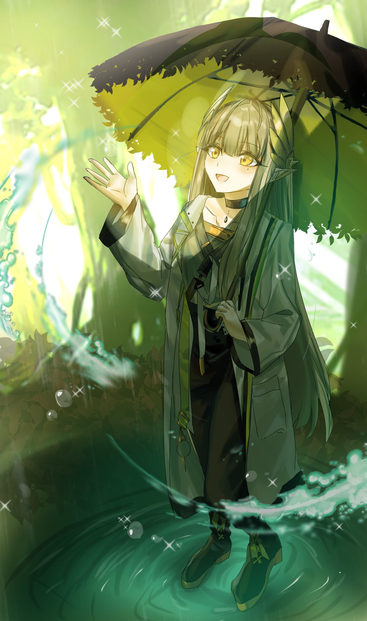hiyoko (96823534), muelsyse (arknights), arknights, commentary, highres, 1girl, :d, black choker, black pants, blush, brown hair, choker, coat, elf, full body, grey coat, hand up, holding, holding umbrella, hydrokinesis, lab coat, long hair, long sleeves, looking up, magic, mole, mole under eye, open clothes, open coat, open mouth, pants, pointy ears, ripples, smile, solo, sparkle, standing, umbrella, water, wide sleeves, yellow eyes