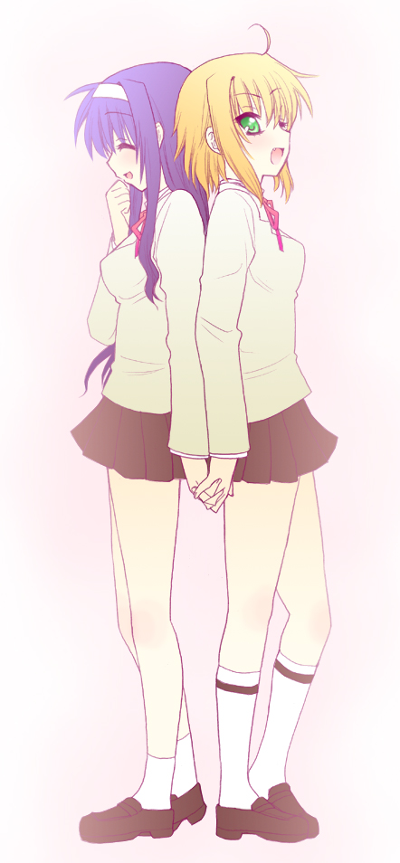 saki chisuzu, arisa bunnings, tsukimura suzuka, lyrical nanoha, mahou shoujo lyrical nanoha, mahou shoujo lyrical nanoha strikers, 00s, 2girls, back-to-back, blonde hair, blush, closed eyes, green eyes, hairband, holding hands, long hair, multiple girls, purple hair, school uniform, serafuku, short hair, smile