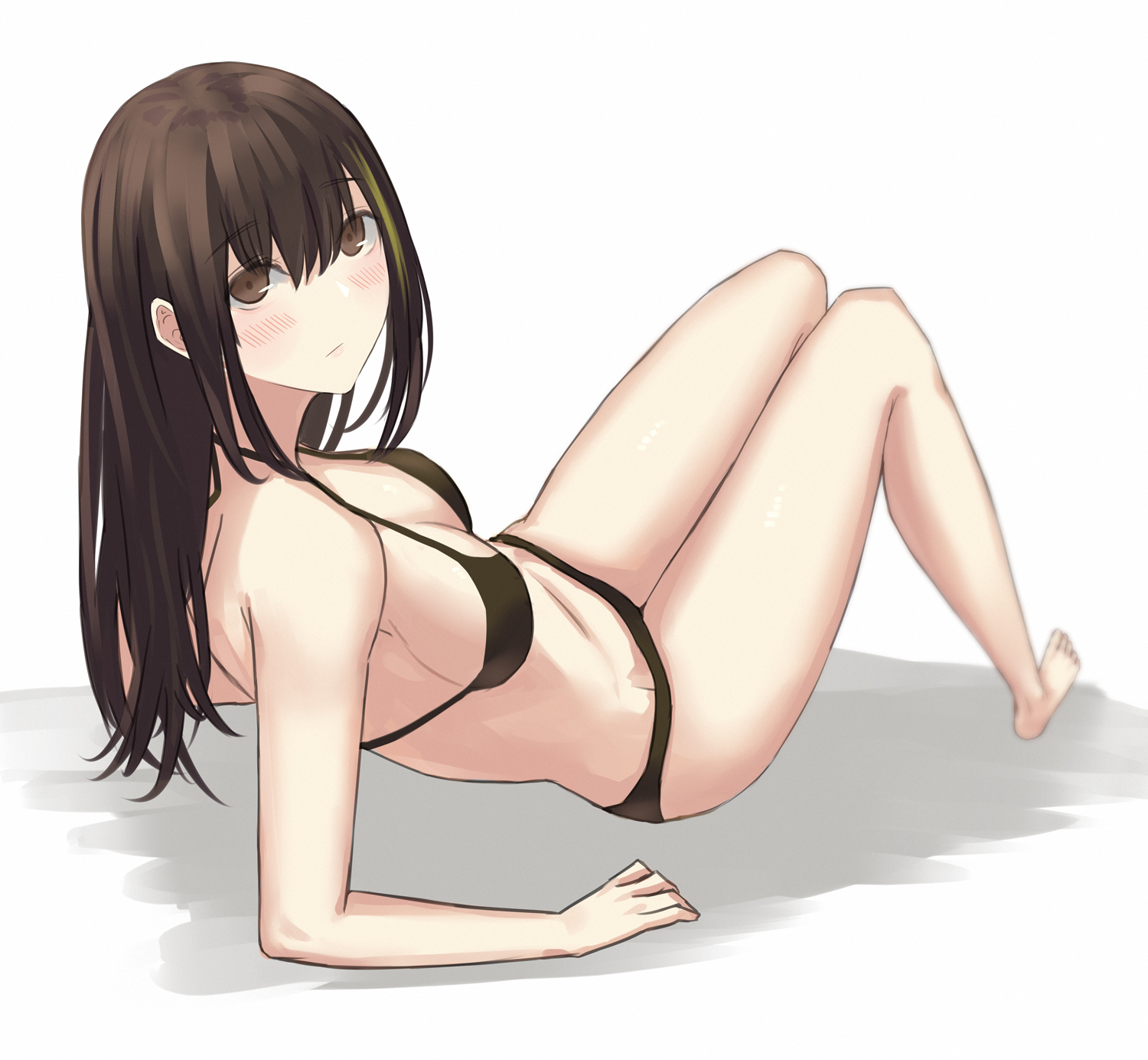 asakiri koko, m4a1 (girls' frontline), girls' frontline, commentary request, highres, 1girl, alternate costume, arm support, barefoot, bikini, blush, breasts, brown eyes, brown hair, from side, green bikini, green hair, hair between eyes, halterneck, knees up, long hair, looking at viewer, medium breasts, multicolored hair, navel, reclining, shadow, sidelocks, simple background, solo, stomach, streaked hair, swimsuit, thighs, white background