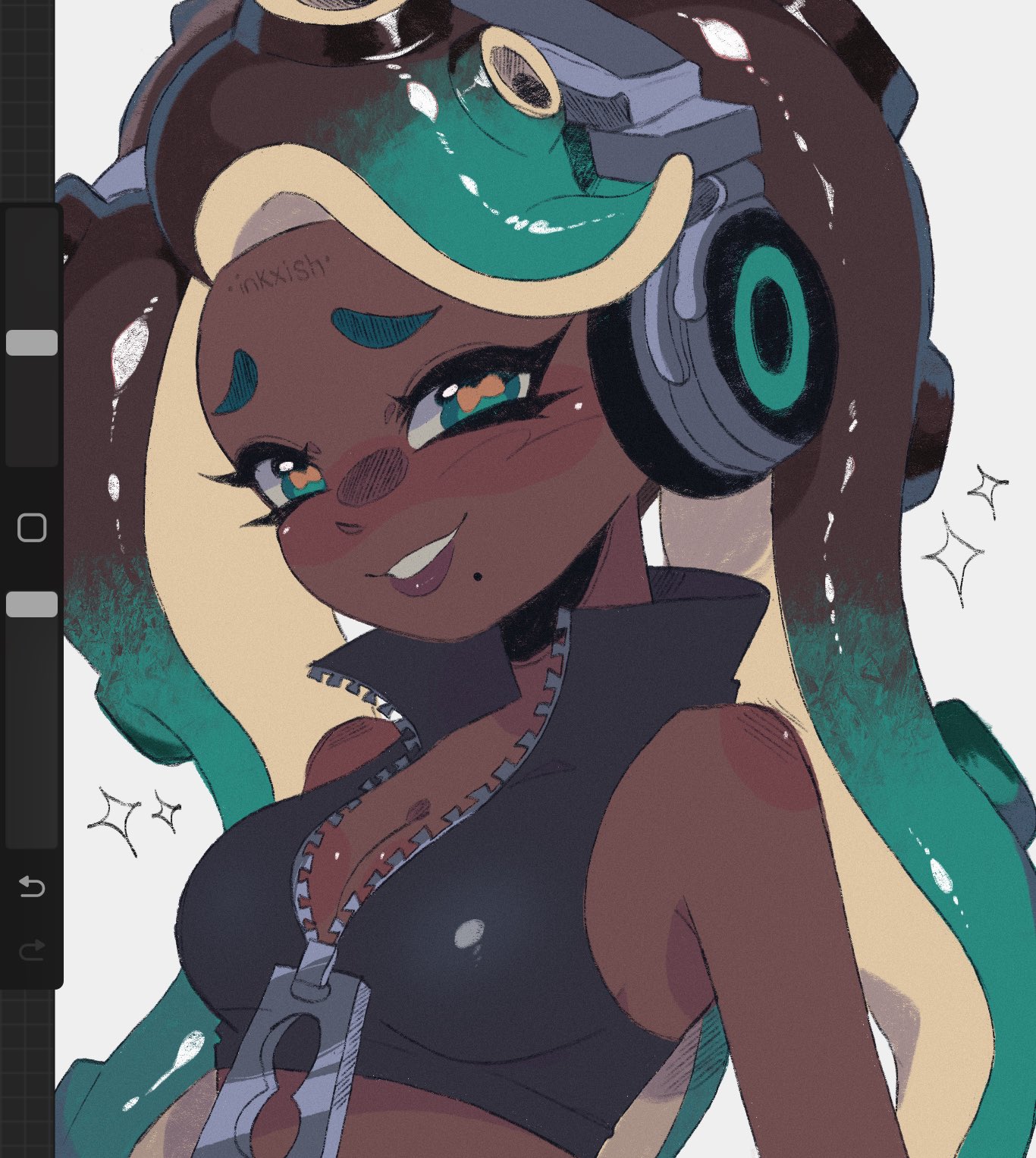 marina (splatoon), nintendo, splatoon (series), splatoon 2, highres, 1girl, art program in frame, artist name, black hair, breasts, cleavage, dark-skinned female, dark skin, green eyes, green hair, headphones, large breasts, long hair, mole, mole under mouth, multicolored hair, shellxish, solo, tentacle hair, two-tone hair, upper body, zipper, zipper pull tab