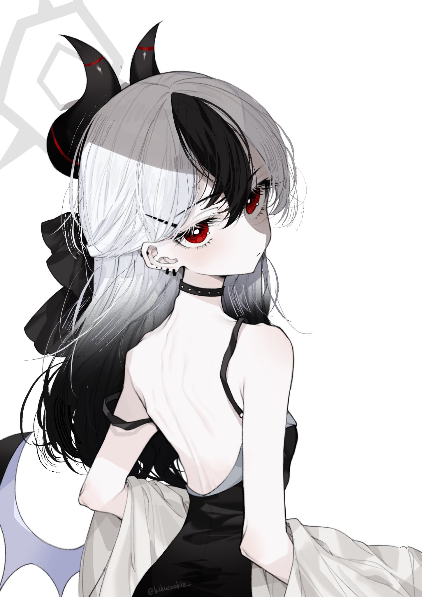 kayoko (blue archive), blue archive, highres, 1girl, alternate costume, back, black choker, black dress, black hair, black horns, choker, closed mouth, demon horns, dress, ear piercing, earclip, from behind, gradient hair, grey halo, hair between eyes, halo, horns, kikucookie, long hair, looking at viewer, looking back, multicolored hair, piercing, red eyes, simple background, single wing, solo, two-tone hair, upper body, white background, white hair, wings