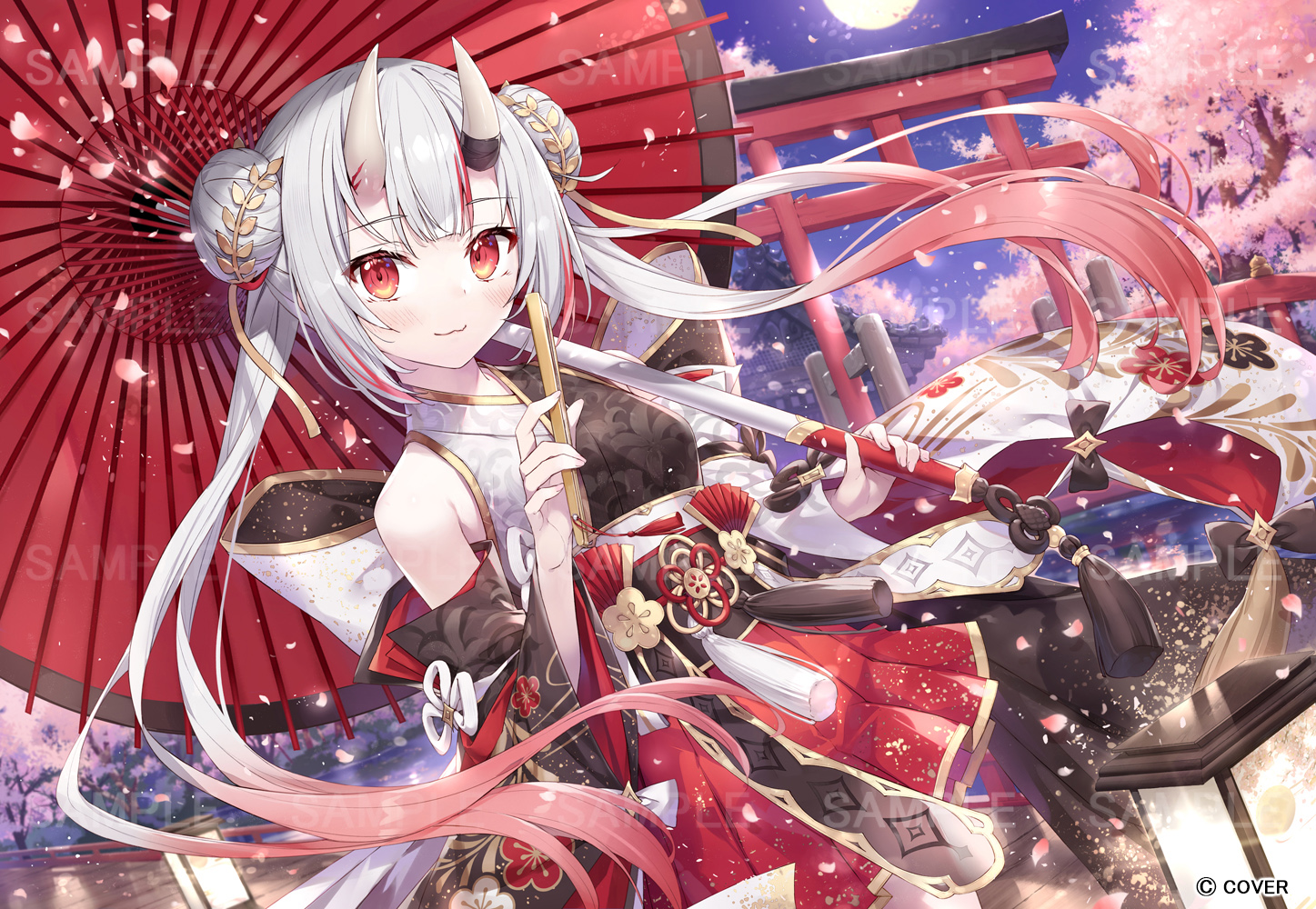 gabiran, nakiri ayame, hololive, official art, 1girl, asymmetrical sleeves, black kimono, black sleeves, cherry blossoms, closed mouth, detached sleeves, double bun, falling petals, floral print, floral print kimono, gold trim, gradient hair, grey hair, hair bun, hakama, hakama short skirt, hakama skirt, holding, holding umbrella, horns, japanese clothes, kimono, long hair, mismatched sleeves, multicolored hair, nakiri ayame (8th costume), night, official alternate costume, official alternate hairstyle, oil-paper umbrella, oni, outdoors, petals, pleated skirt, print kimono, red eyes, red hair, red hakama, red umbrella, skin-covered horns, skirt, smile, solo, streaked hair, torii, twintails, umbrella, virtual youtuber, white kimono, white sleeves, wide sleeves