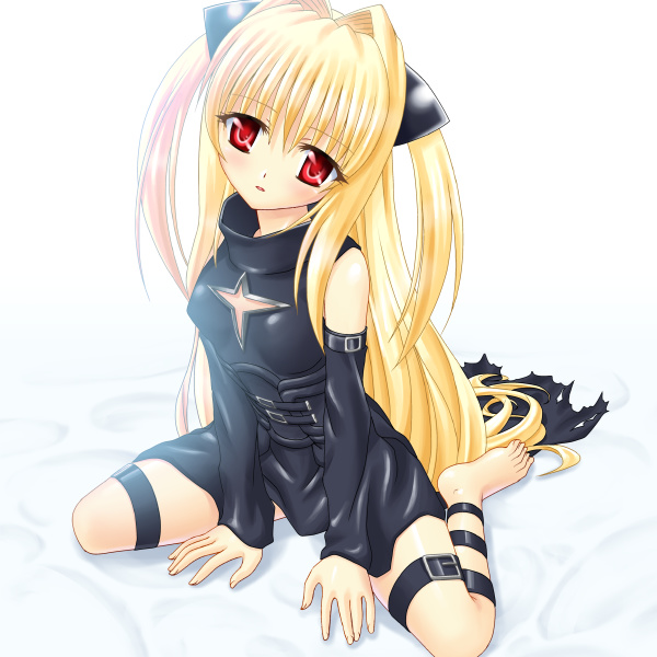 konjiki no yami, to love-ru, 00s, barefoot, blonde hair, blush, detached sleeves, long hair, red eyes, solo, thigh strap