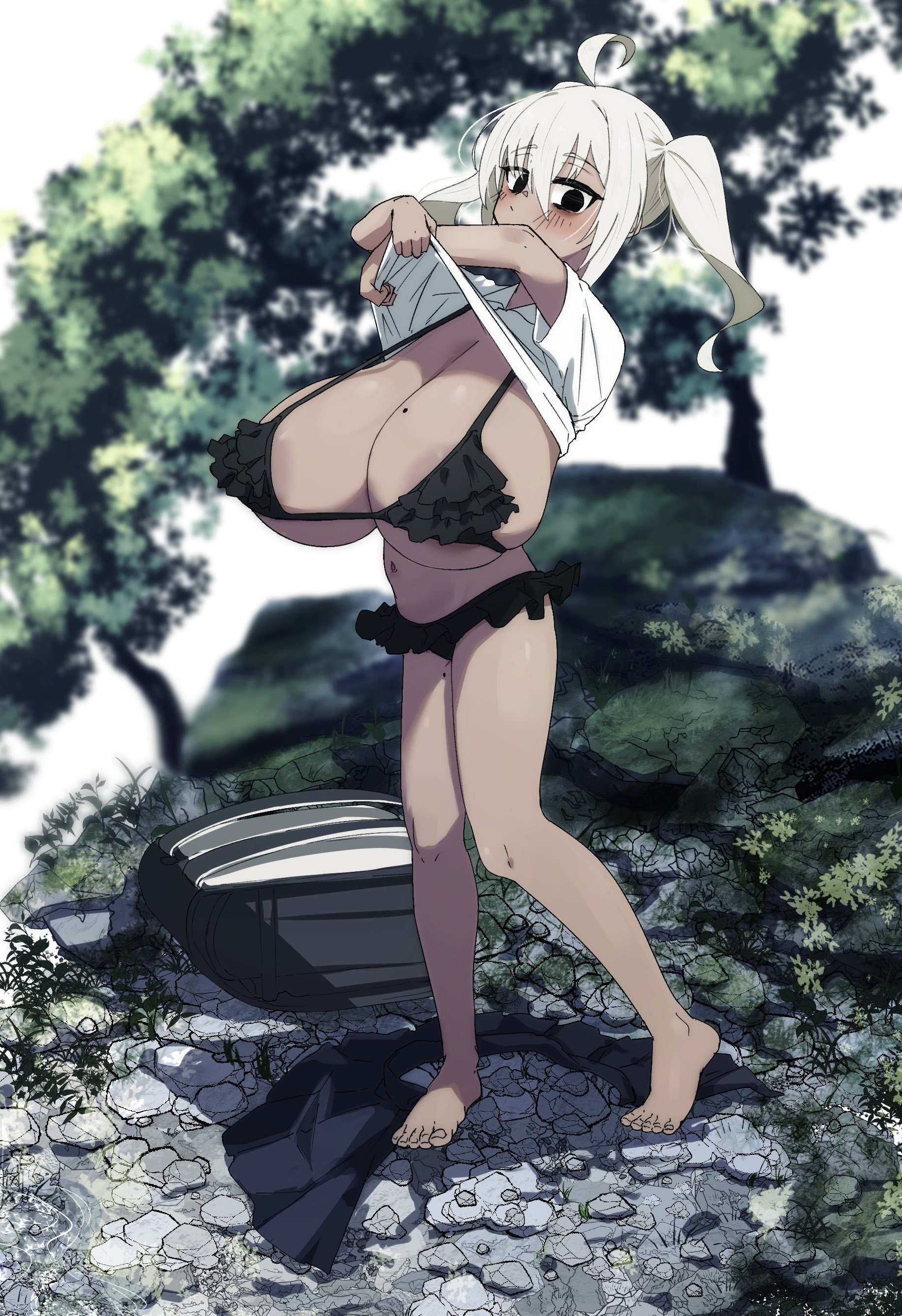fon (96nokimihito), original, absurdres, highres, ahoge, barefoot, bikini, black bikini, black eyes, breasts, clothes lift, dark-skinned female, dark skin, frilled bikini, frills, huge breasts, lifting own clothes, mole, mole on breast, nipples, outdoors, shirt lift, skirt, swimsuit, twintails, unworn skirt