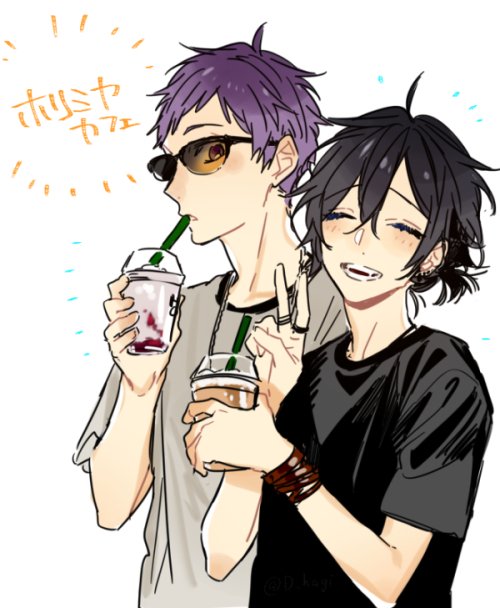 hagiwara daisuke, ishikawa tooru, miyamura izumi, hori-san to miyamura-kun, commentary request, 2boys, ahoge, black shirt, bracelet, closed eyes, copyright name, cup, drinking straw, facing viewer, hand up, hands up, holding, holding cup, jewelry, looking at viewer, male focus, multiple boys, open mouth, purple hair, ring, shirt, short hair, short sleeves, simple background, smile, sunglasses, teeth, upper body, v, white background