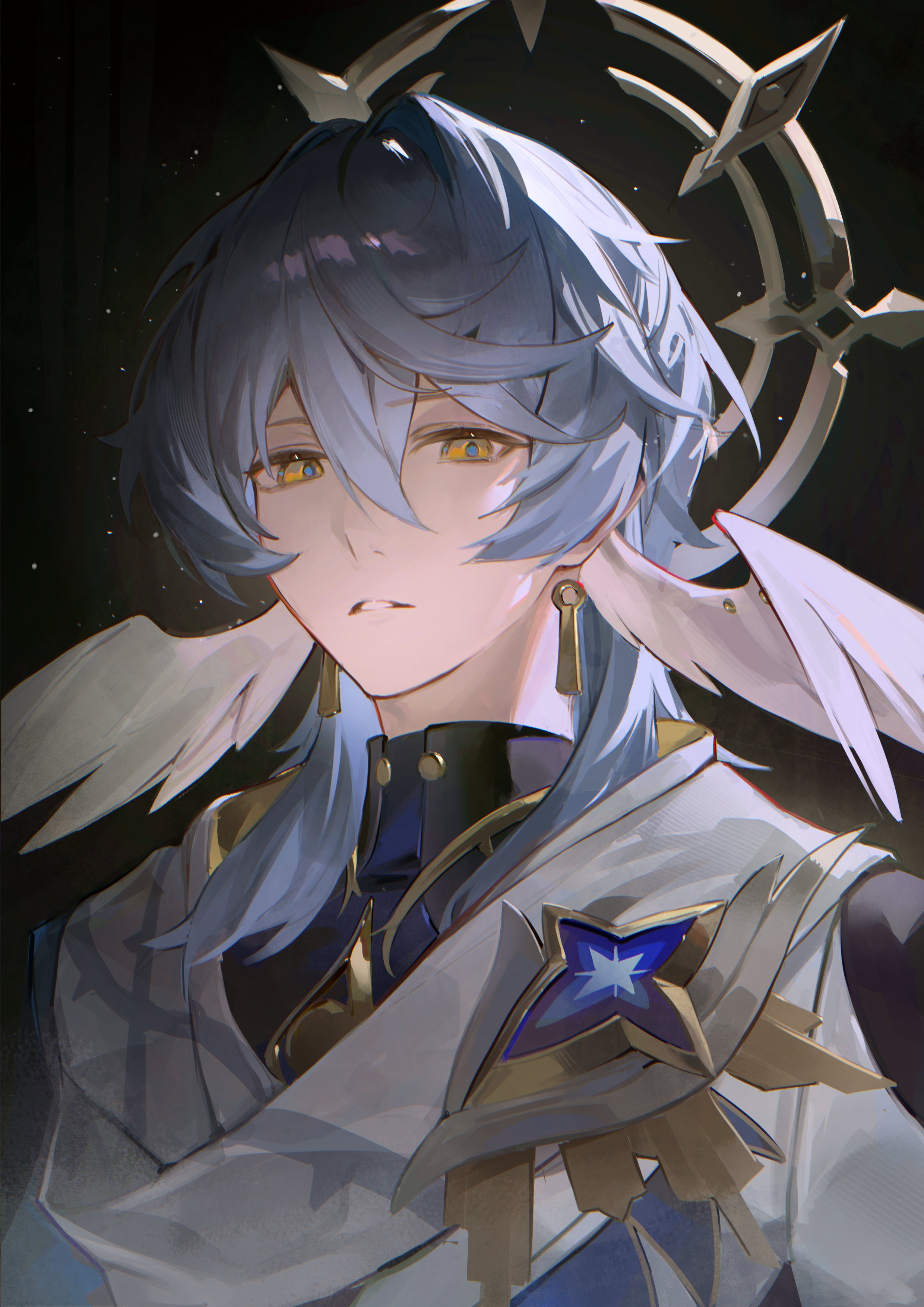 arts (90620075), sunday (honkai: star rail), honkai: star rail, honkai (series), absurdres, hashtag-only commentary, highres, 1boy, black background, black shirt, blue jacket, blue pupils, clothing cutout, earrings, feathered wings, gold earrings, grey hair, hair between eyes, halo, halo behind head, head wings, jacket, jewelry, looking at viewer, male focus, medium hair, multicolored jacket, parted lips, piercing, scarf, shirt, shoulder cutout, solo, spiked halo, two-sided scarf, two-tone jacket, upper body, white jacket, white scarf, white wings, wing piercing, wings, yellow eyes