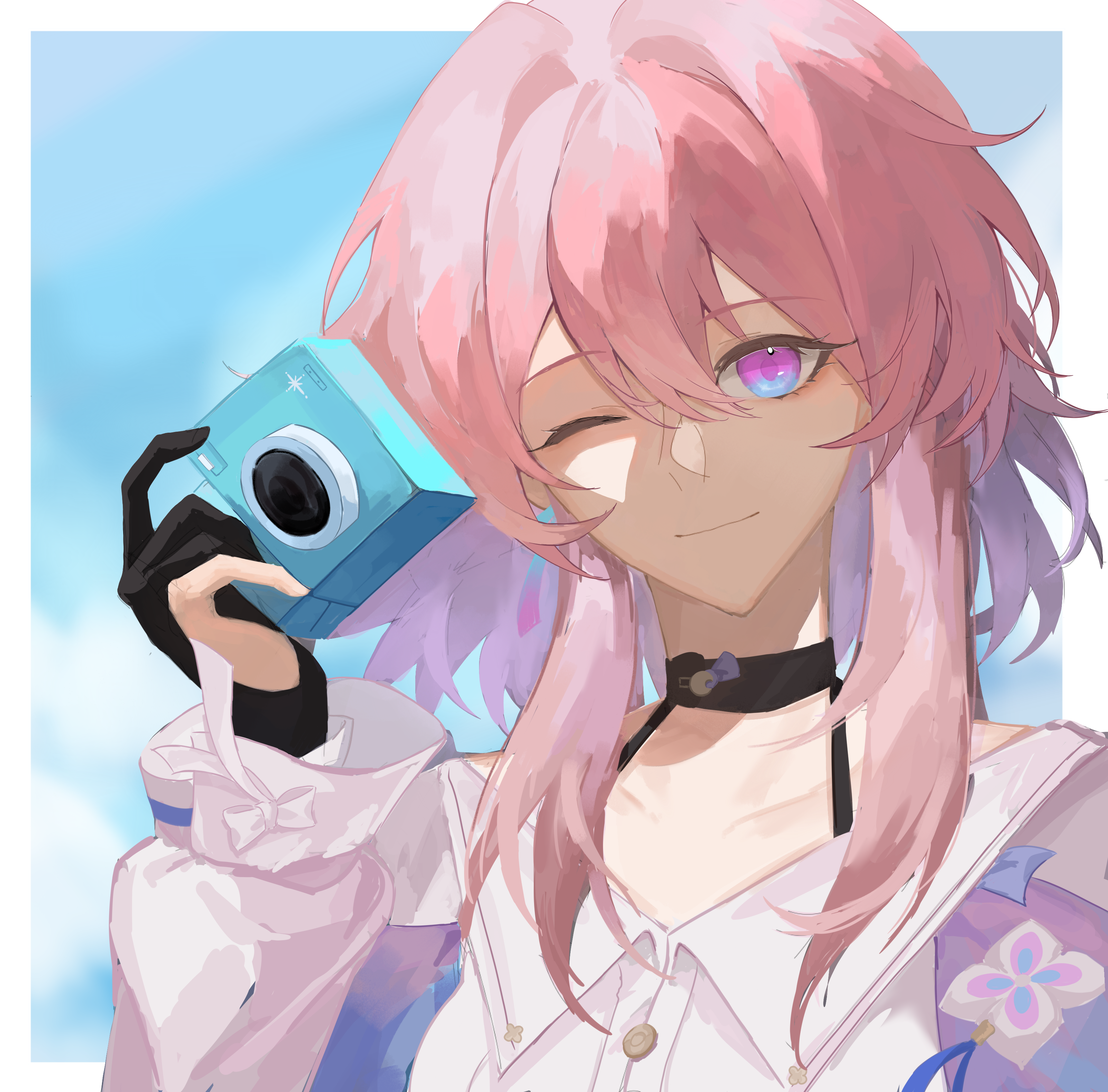 march 7th (honkai: star rail), march 7th (preservation) (honkai: star rail), honkai: star rail, honkai (series), absurdres, chinese commentary, commentary request, highres, 1girl, ;), ayeniyouzaimoyuhou, black gloves, blue eyes, border, camera, closed mouth, collarbone, gloves, hair between eyes, holding, holding camera, long sleeves, looking at viewer, medium hair, multicolored eyes, one eye closed, outside border, partially fingerless gloves, pink eyes, pink hair, portrait, smile, solo, two-tone eyes, white border